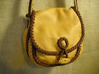  Here is a two tone version of this purse. 