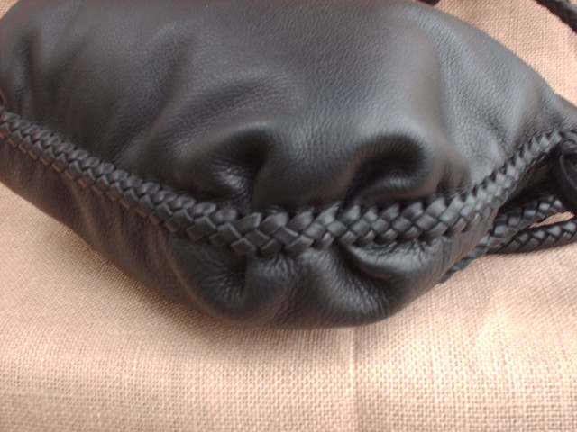 Shoulder leatherbag with the most beautiful braiding / 15622